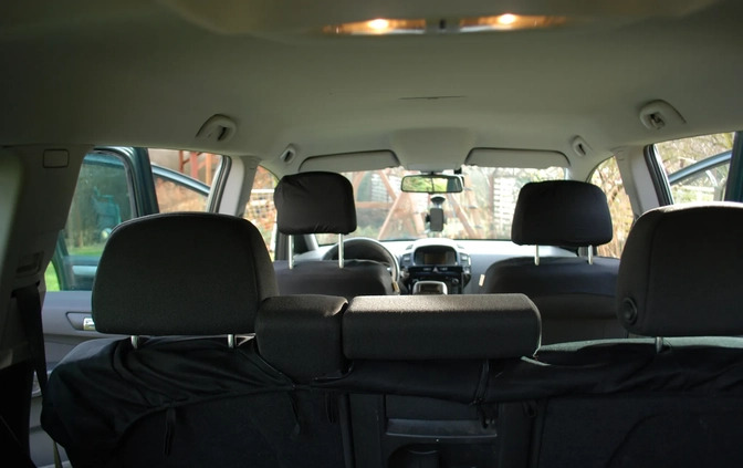 Opel Zafira cena 18900 przebieg: 195000, rok produkcji 2011 z Poznań małe 137